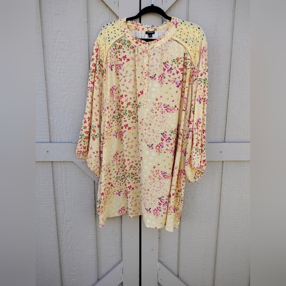 Torrid Crinkle Gauze Button-Front Top Plus Size 6 yellow floral summer blouse - Picture 1 of 8